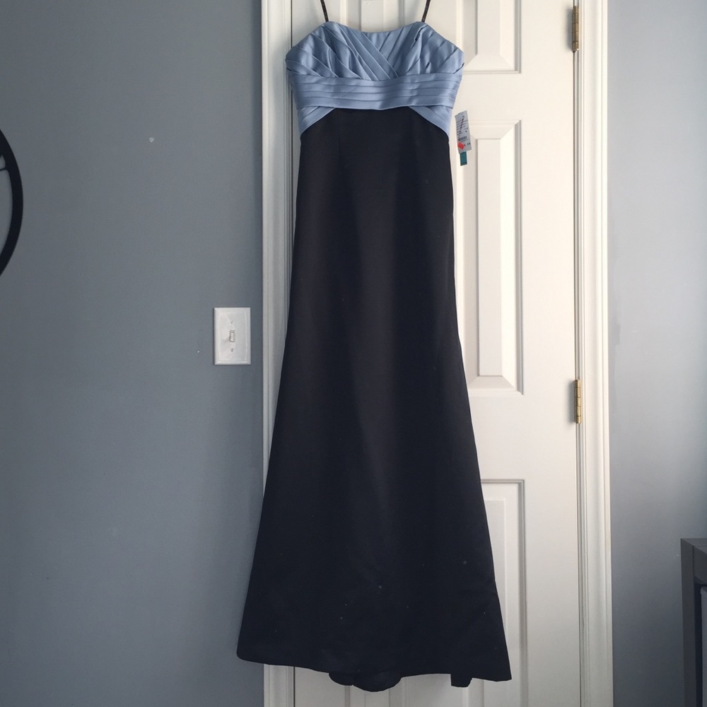 NWT - Camille La Vie formal dress size 6